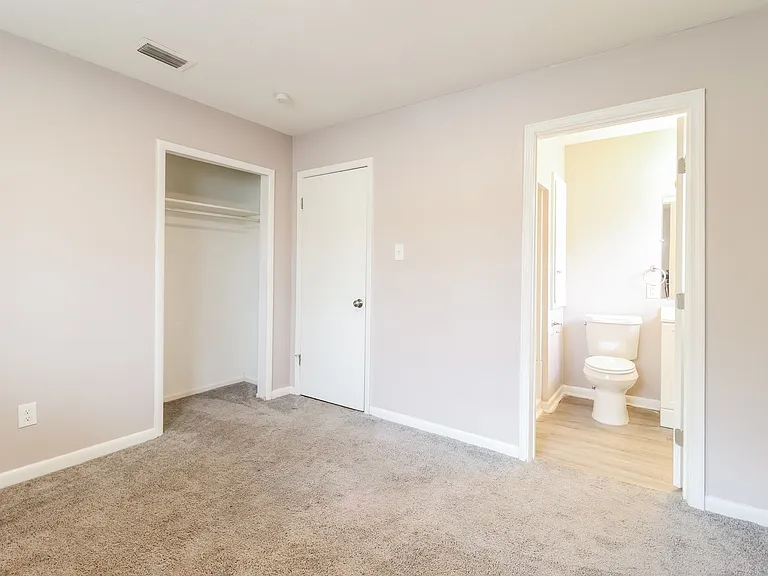 742411_022_main_bedroom_13620247.jpg