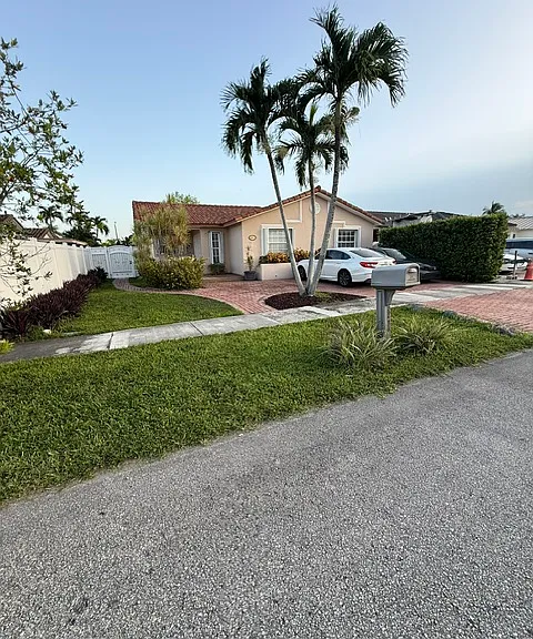 9970 NW 129th Ter — Photo 8