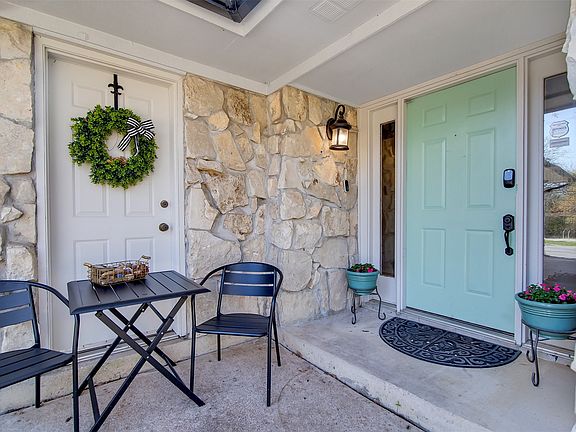 5th image of 132 S Briaroaks Rd