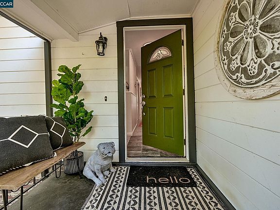 4th image of 1067 Ridge Park Dr