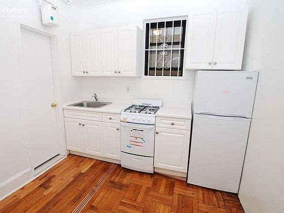 3rd image of 2708 Broadway APT 3
