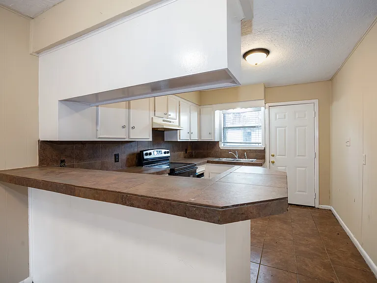 1604 N Roberson St #B — Photo 14