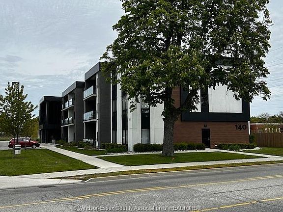 2nd image of 140 Main St E #209