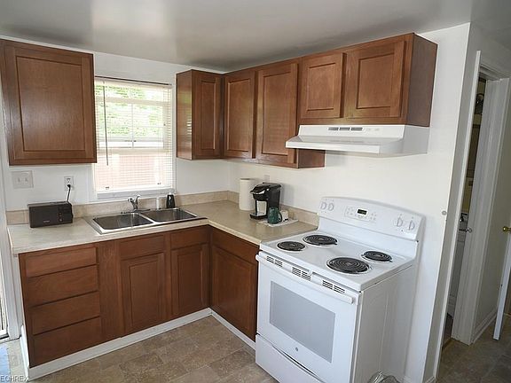 2nd image of 3431 Sanford Ave