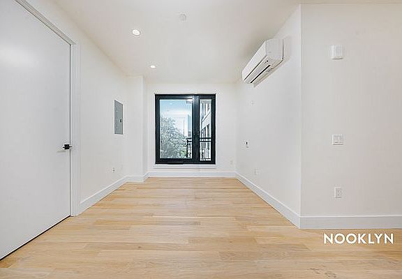 5th image of 250 Gold St #431