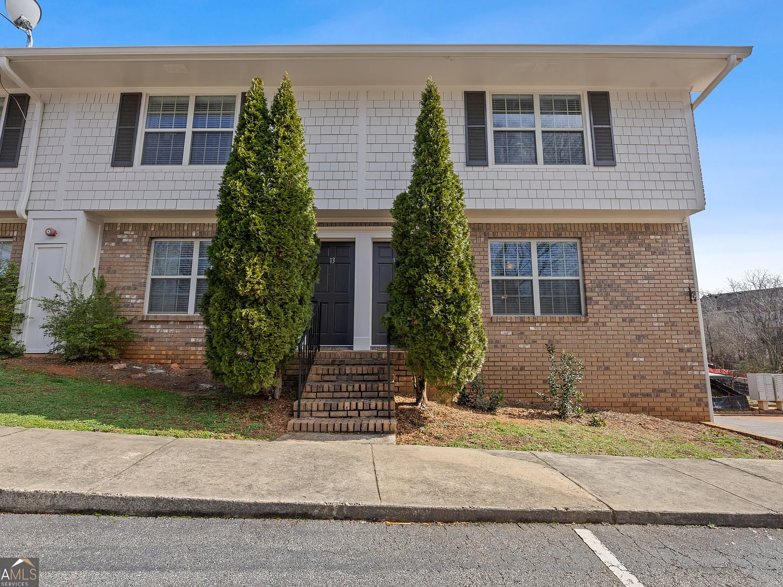 14 Villa Ct SE — Photo 2