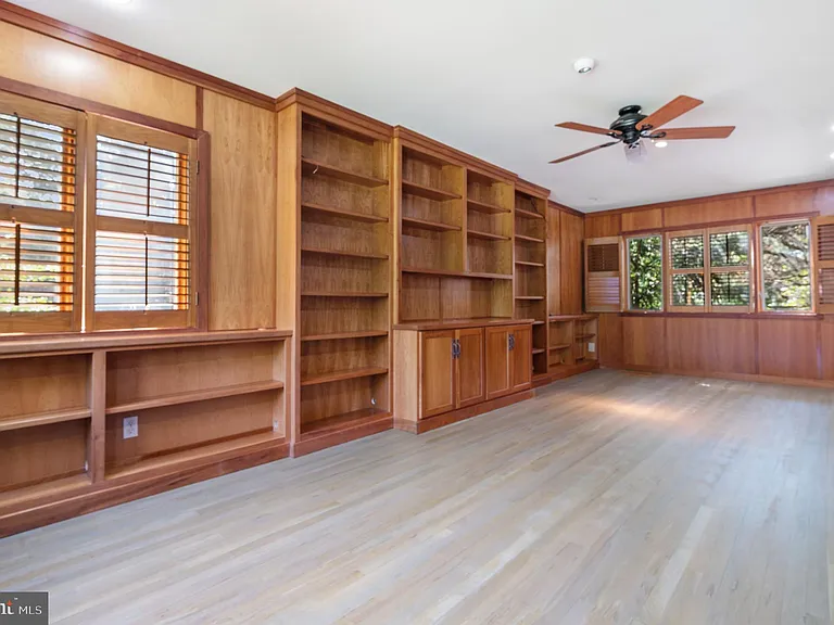 15729 Holly Grove Rd — Photo 25