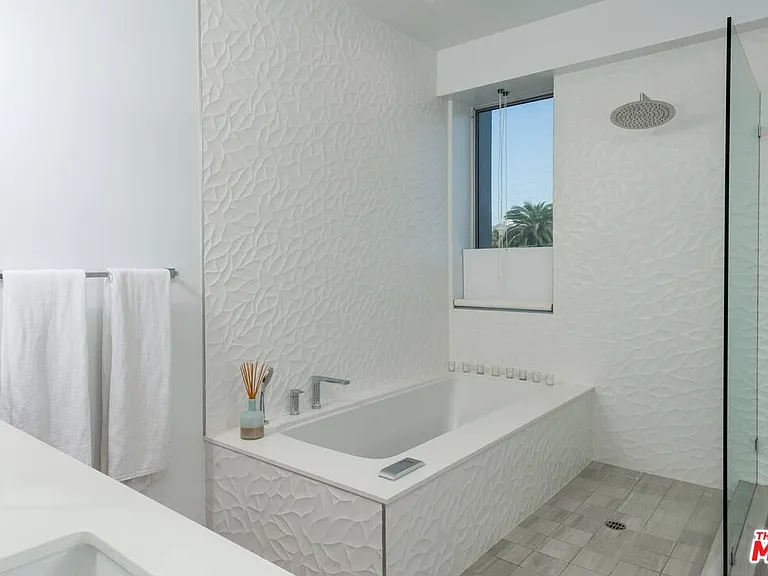1040 N Spaulding Ave #3 — Photo 13