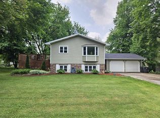 1120 W Blodgett St, Marshfield, WI 54449