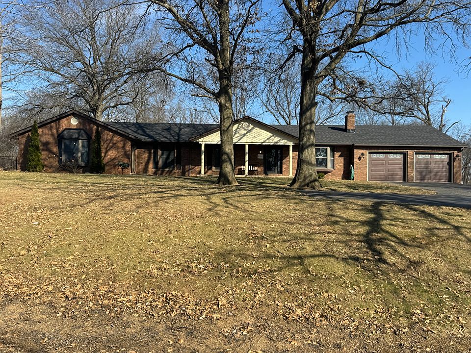 1st image of 2702 Lakewood Dr