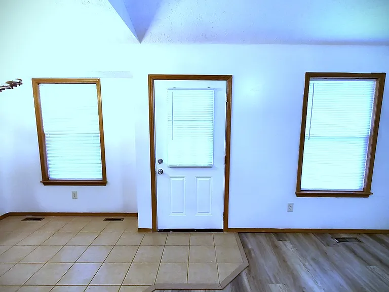 1141 N Nolting Ave — Photo 12