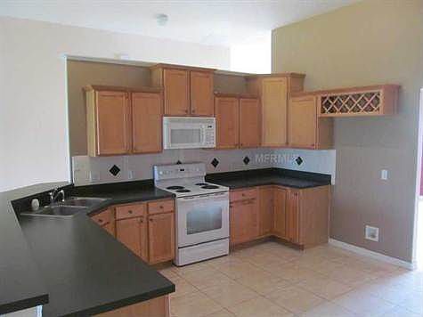 5th image of 912 Derbyshire Dr
