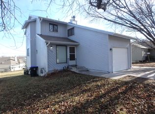 3600 SW Eveningside Dr, Topeka, KS 66614