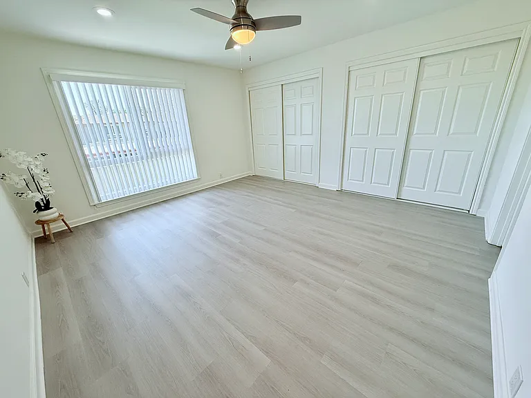 Spacious Master Room with New Flooring Unit 22