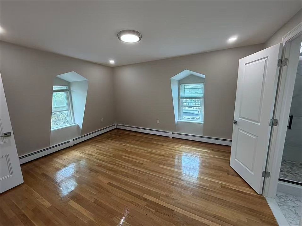 1st image of 6 Channing St Floor 3