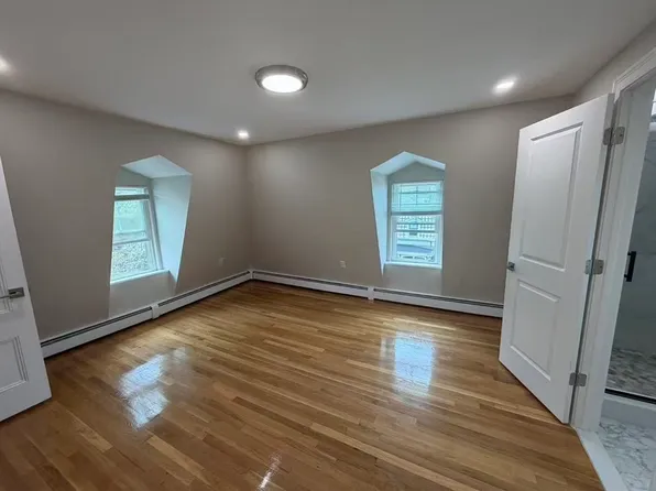 6 Channing St Floor 3, Newton, MA 02458