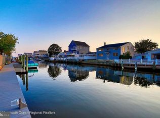 73 Green Island Rd, Toms River, NJ 08753