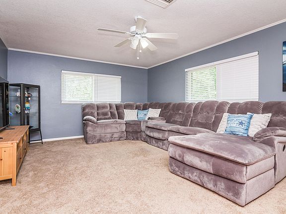 5th image of 612 Ash Ave