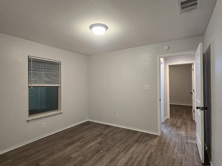 2nd/Guest bedroom