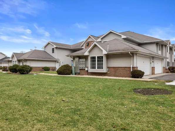1282 Village Centre Dr, Somers, WI 53144