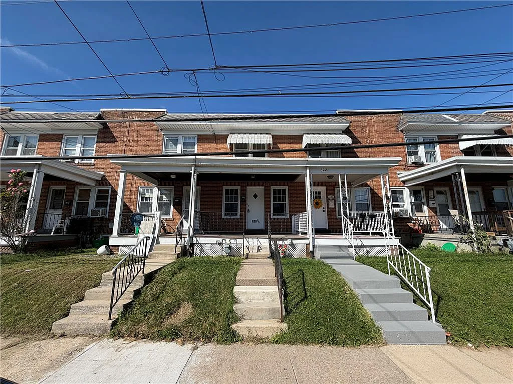 2 bed, 1.5 bath, 800 sqft, $2,000 — Photo 1