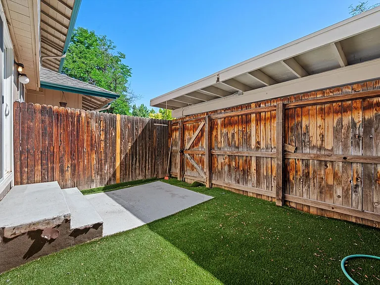 8758 E Roundtree Ave — Photo 20