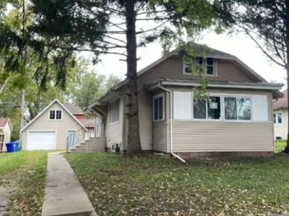 440 Home Park Blvd, Waterloo, IA 50701