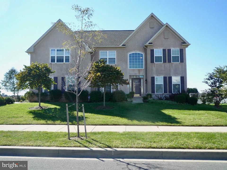 1st image of 20 W Kilts Ln