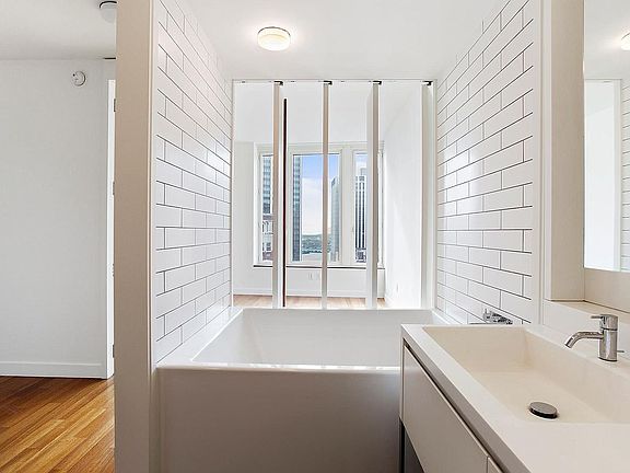 5th image of 15 William St APT 45B
