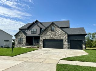 610 Debra Kay Dr, Lowell, IN 46356