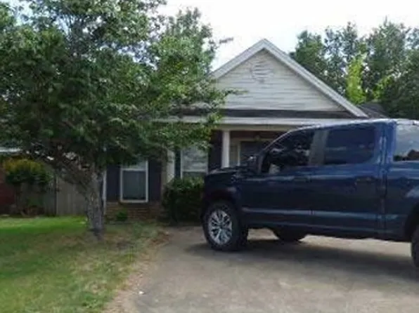 150 Ridgeview Dr, Millbrook, AL 36054