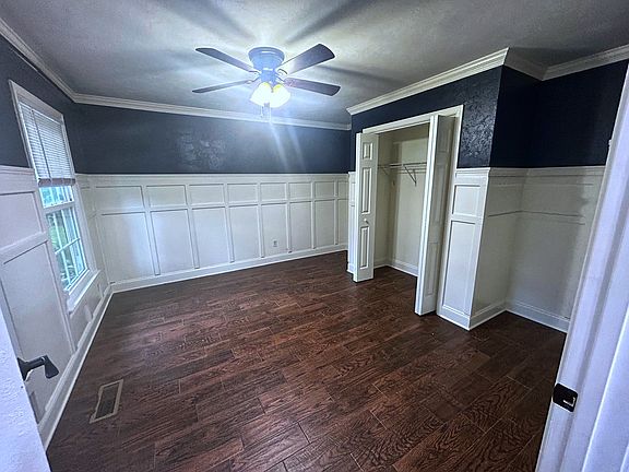 Main floor Bedroom/Office