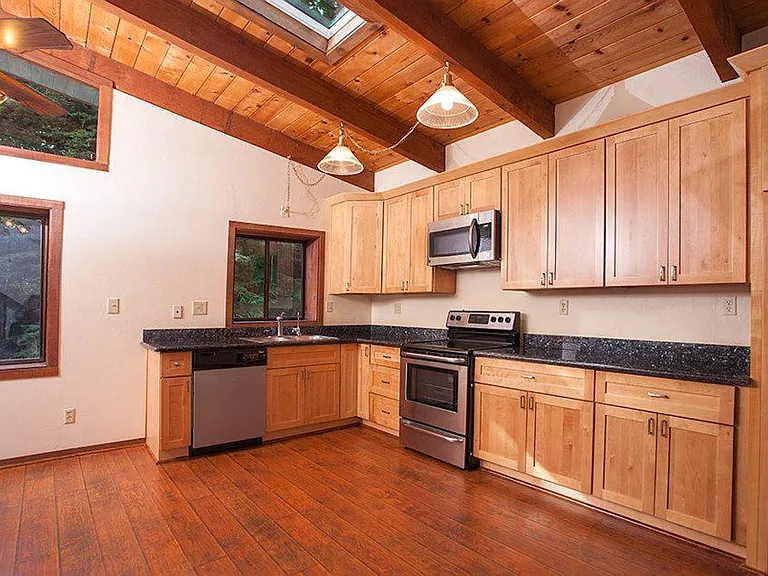 2080 Sparrow Valley Rd — Photo 4