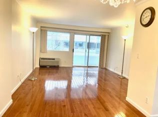 (Undisclosed Address), Great Neck, NY 11021