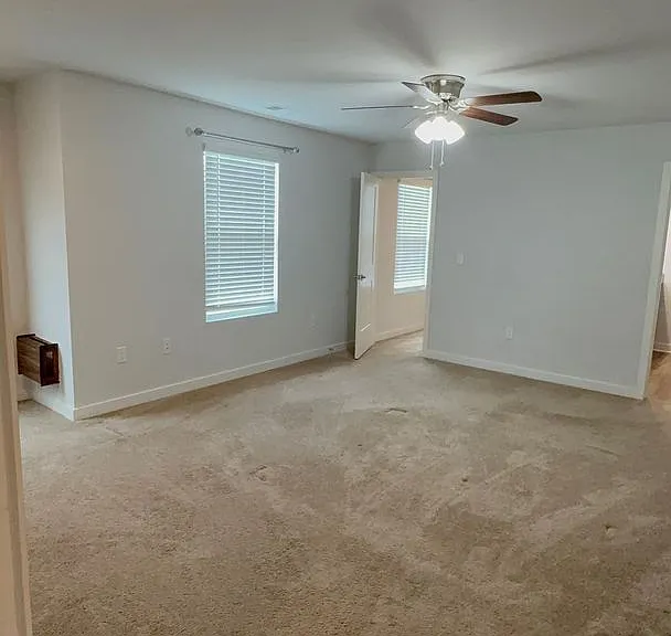 1002 Clydes Way — Photo 9