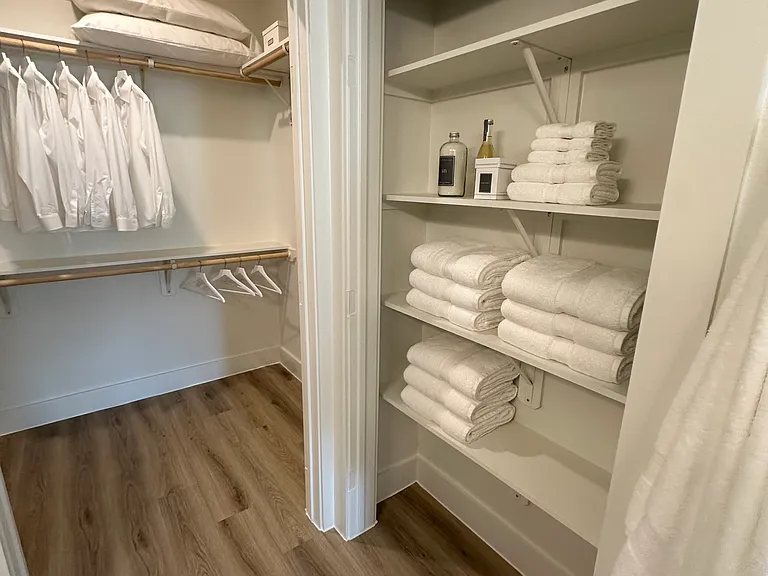 3035 Walnut Bend Ln — Photo 2