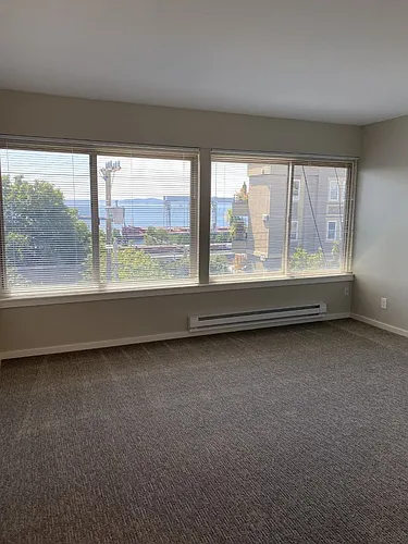 Mercer Crest Apartments Photo 1