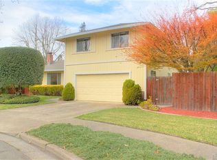 2176 Alejandro Dr, Santa Rosa, CA 95405