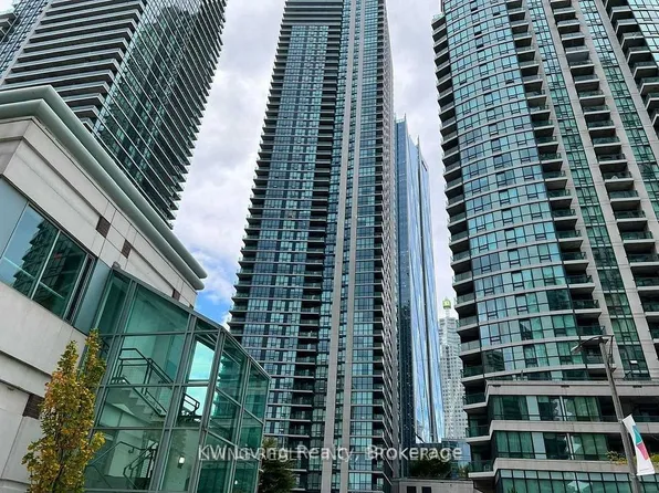 16 Harbour St #4405, Toronto, ON M5J 2Z7