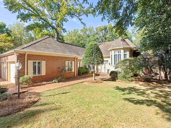 2nd image of 212 Hidden Hills Dr