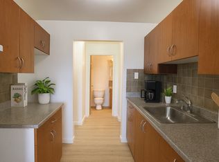 899 Craigflower Rd, Esquimalt, BC V9A2X3