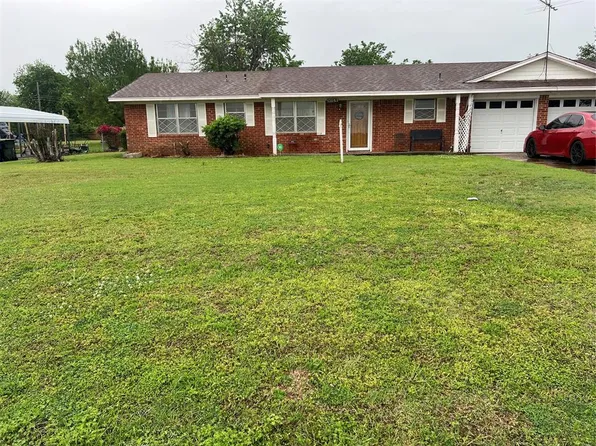 3415 W Country Club Rd, Chickasha, OK 73018
