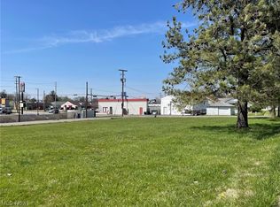 560 Kinzel Ave, Zanesville, OH 43701