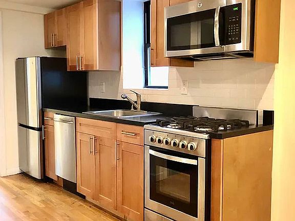 4th image of 113 Saint Marks Pl APT 3E