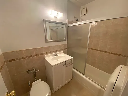 Rented by Contact Realty | media 23