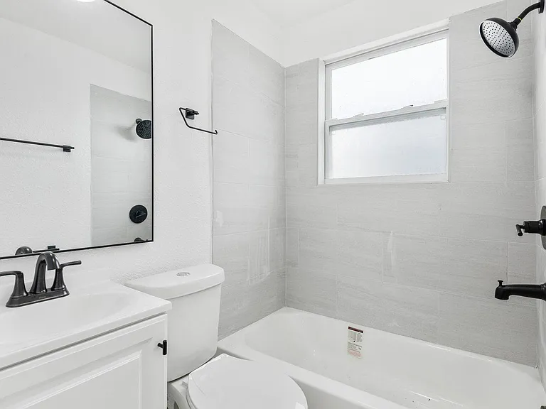 1761 19th St S #4 — Photo 9