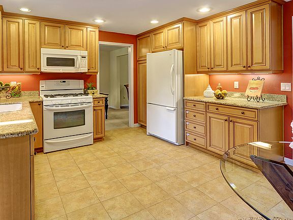 2nd image of 15803 SE 46th Way