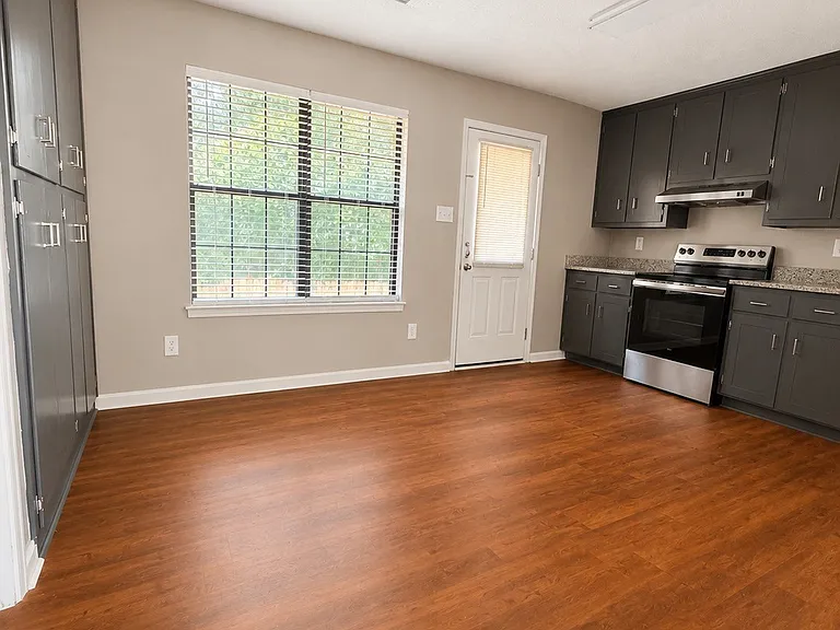 1214 Camellia Woods Ct — Photo 4