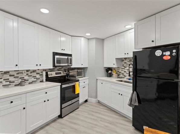 22940 Oxford Pl APT C