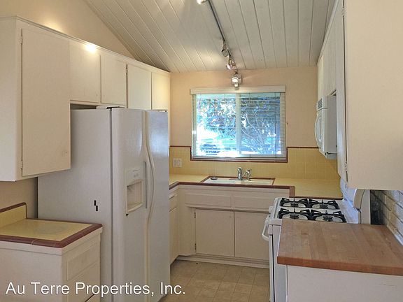 3rd image of 2110 Coral Pl
